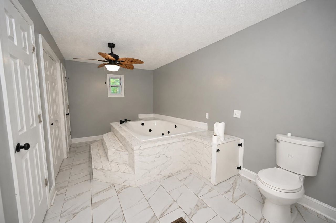1530 Highway 646  Photo 16