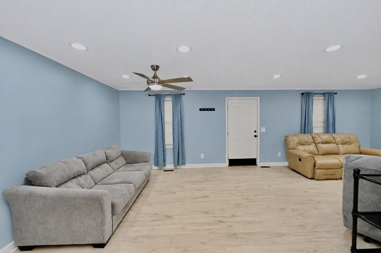 1530 Highway 646  Photo 6