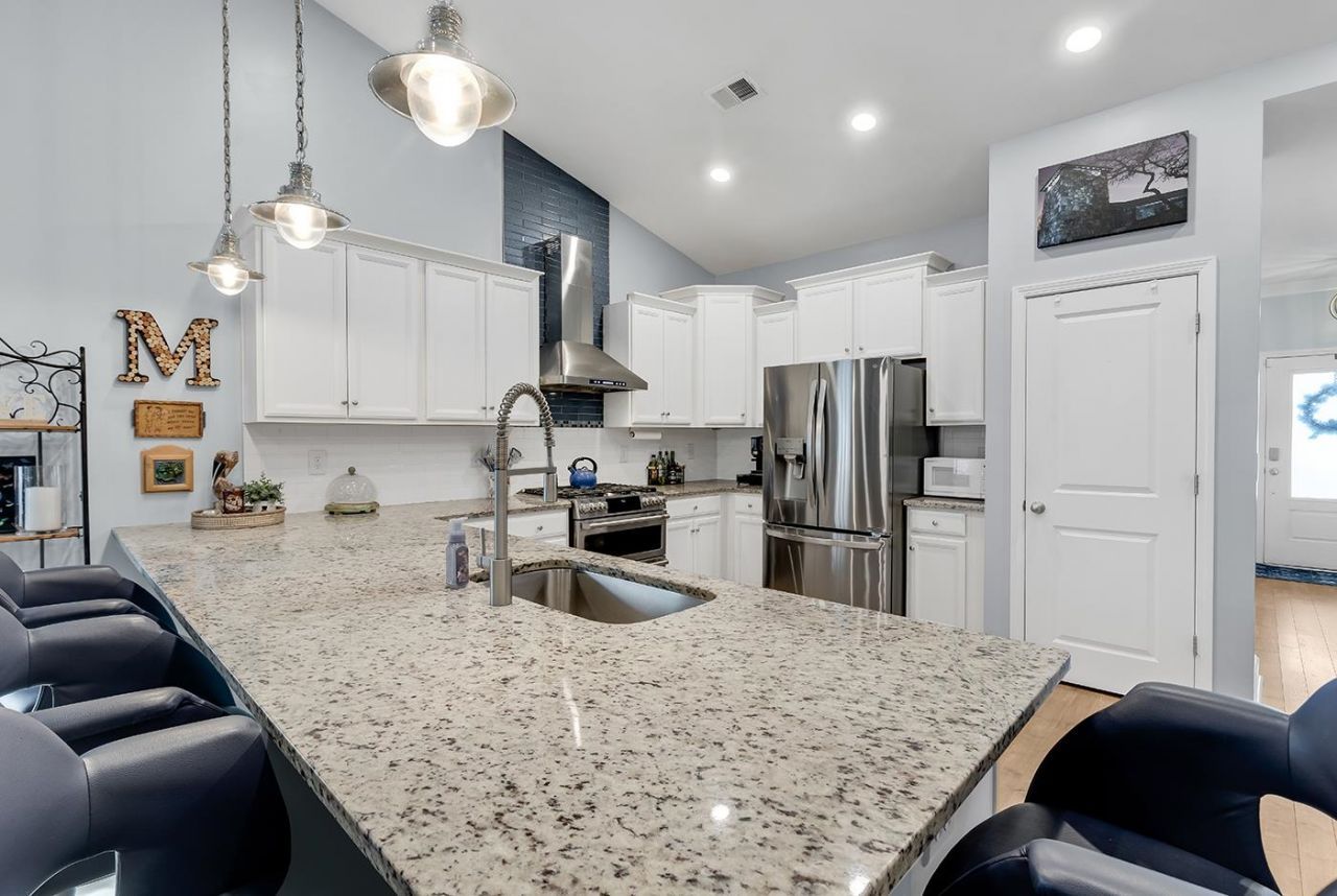 180 Sago Palm Dr.  Photo 10