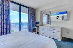 9550 Shore Dr.  photo 4