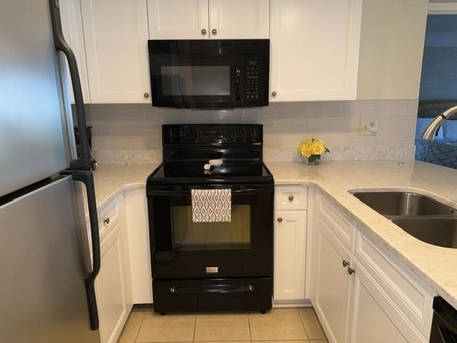 9820 Queensway Blvd.  Photo 11