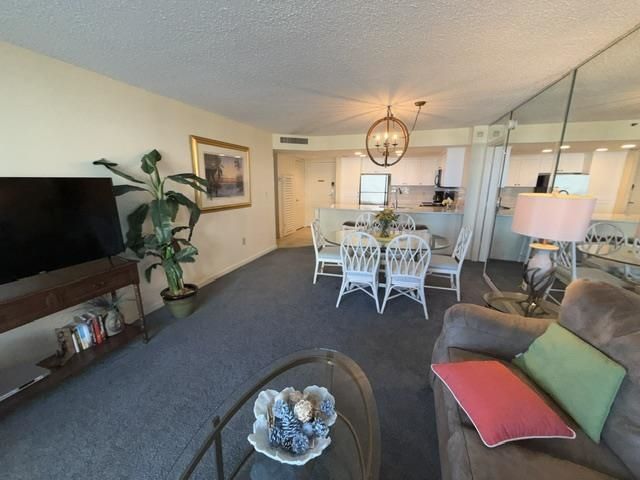 9820 Queensway Blvd.  Photo 45