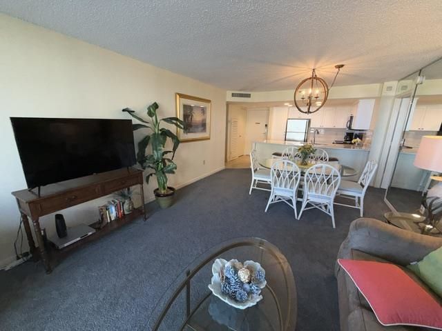 9820 Queensway Blvd.  Photo 46