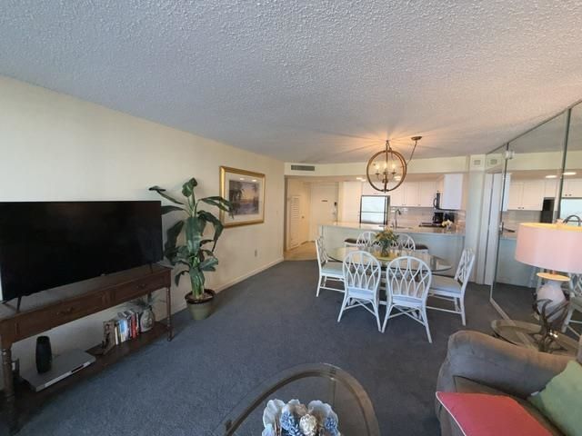 9820 Queensway Blvd.  Photo 49