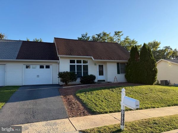 1860 LEXINGTON AVENUE, MIDDLETOWN, PA 17057