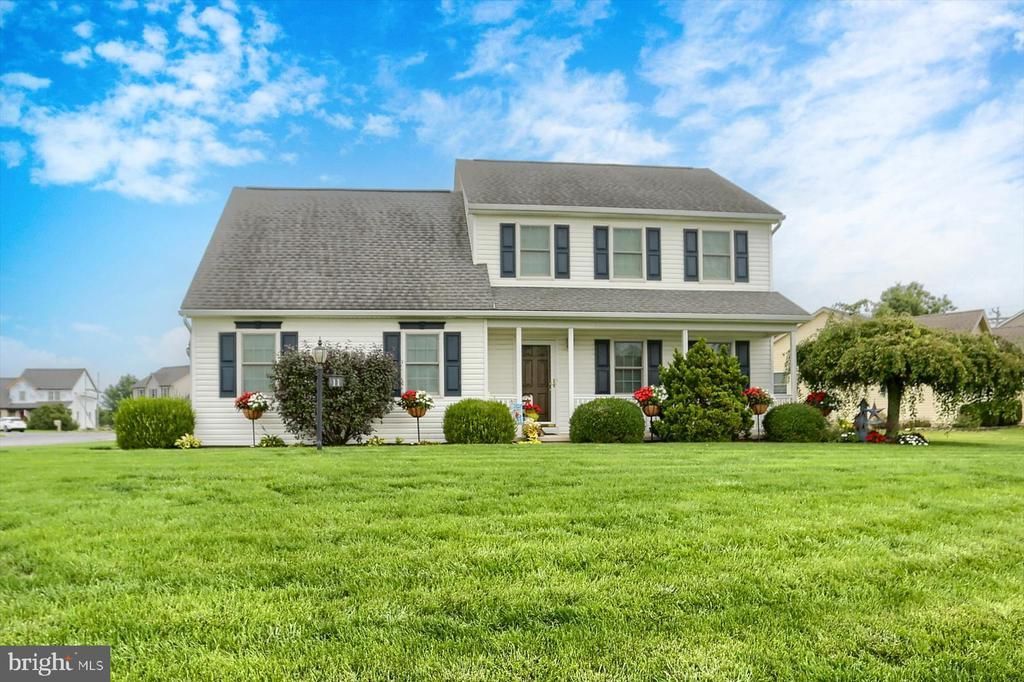 11 TOWNSHIP LINE DRIVE , FREDERICKSBURG, PA 17026