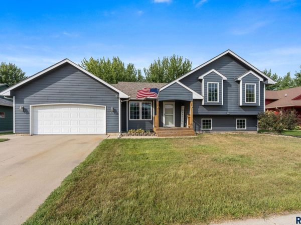 940 E Ryan Dr, Tea, SD 57064
