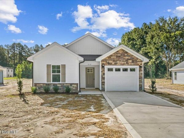312 E Howard Street, Roseboro, NC 28382