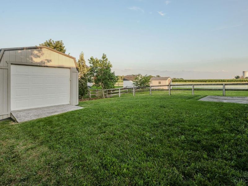 942 Pheasant Run Drive, Trenton, OH 45067 Photo 24