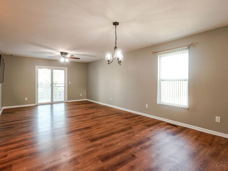 942 Pheasant Run Drive, Trenton, OH 45067 Photo 4
