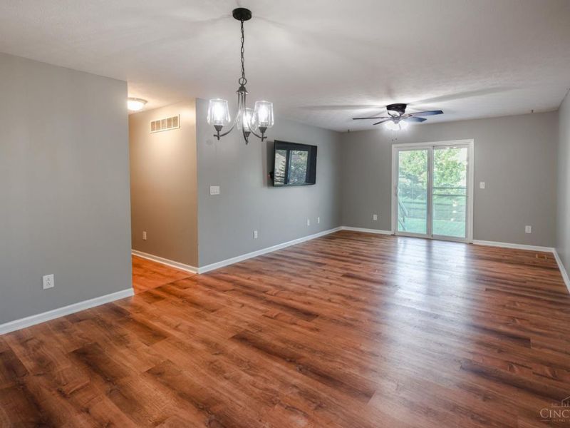 942 Pheasant Run Drive, Trenton, OH 45067 Photo 6