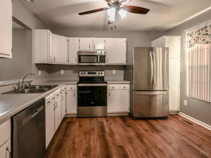 942 Pheasant Run Drive, Trenton, OH 45067 Photo 7