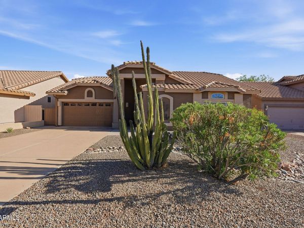 8527 E Saguaro Blossom Road, Gold Canyon, AZ 85118