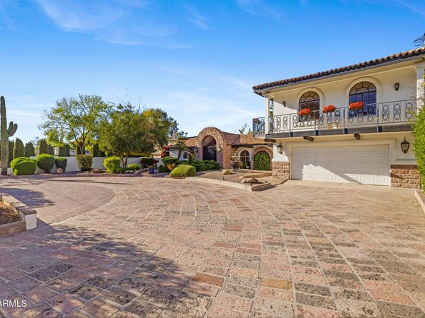 320 W BETHANY HOME Road, Phoenix, AZ 85013