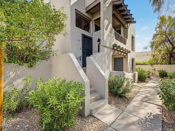 7300 N DREAMY DRAW Drive, Unit 211, Phoenix, AZ 85020