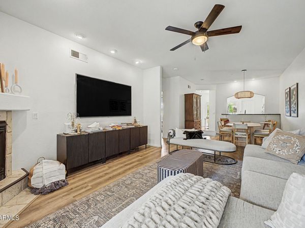 7021 E EARLL Drive, Unit 202, Scottsdale, AZ 85251