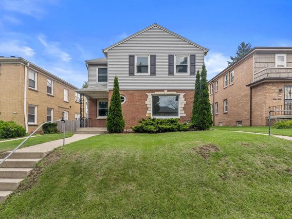 8306 W Center STREET, Milwaukee, WI 53222