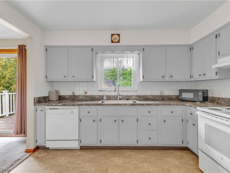 7059 Filip Boulevard, Independence, OH 44131 Photo 9