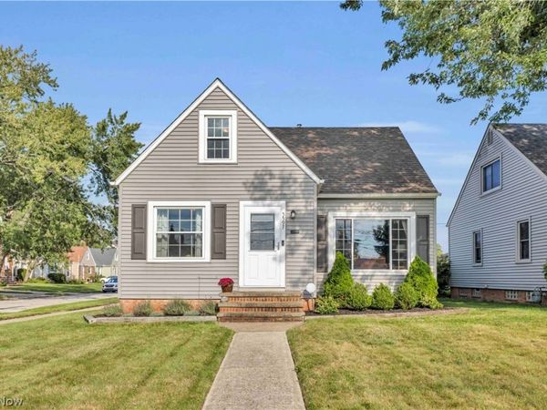 5597 W 54th Street , Parma, OH 44129