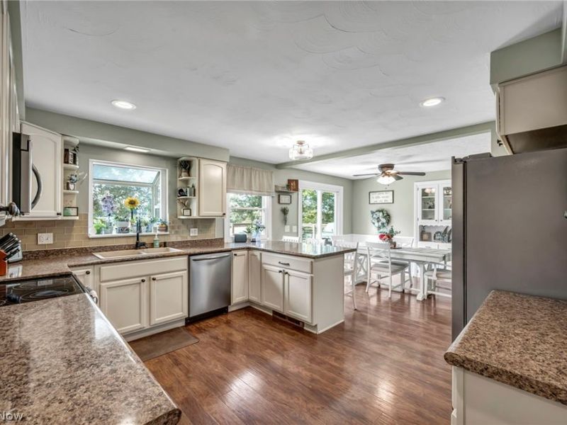 6934 Center Street NE, Hartville, OH 44632 Photo 12