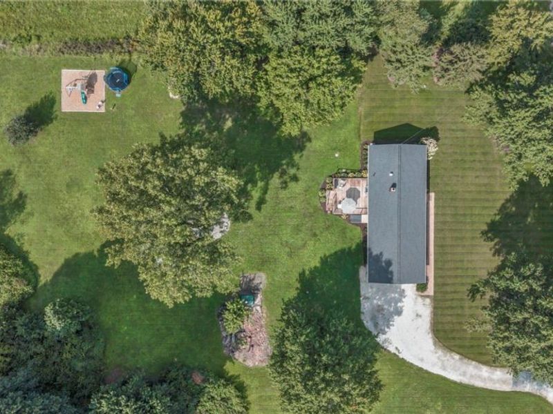 6934 Center Street NE, Hartville, OH 44632 Photo 2