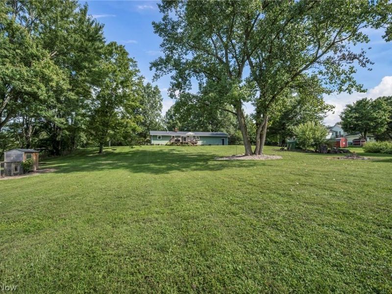 6934 Center Street NE, Hartville, OH 44632 Photo 27