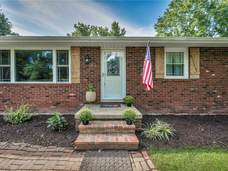 6934 Center Street NE, Hartville, OH 44632 Photo 3