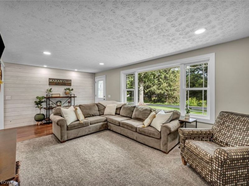 6934 Center Street NE, Hartville, OH 44632 Photo 5