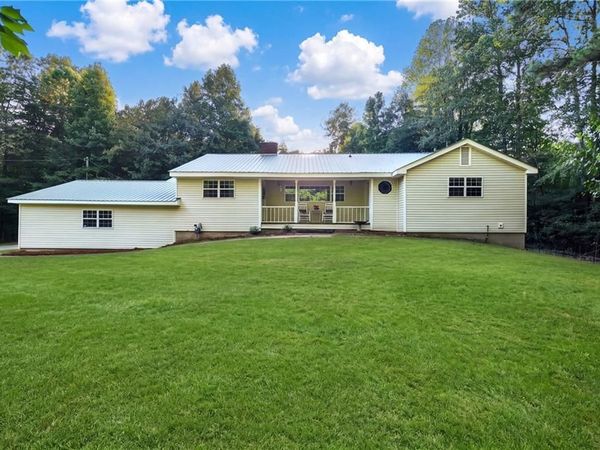 109 Lakeview Circle , Cumming, GA 30040