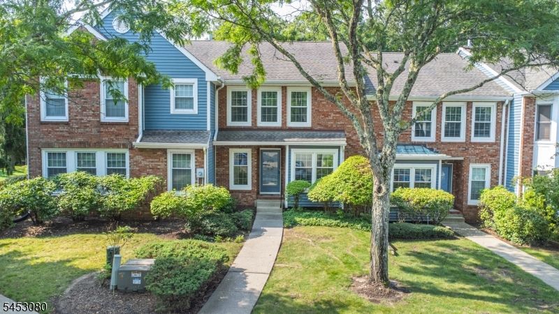 54 Woodledge Ct, Rockaway, NJ 07866 Main Photo