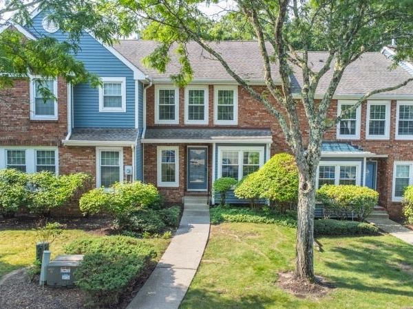 54 Woodledge Ct, Rockaway, NJ 07866