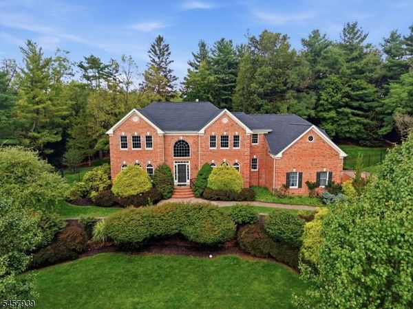 6 Oakridge Rd, Clinton, NJ 08801