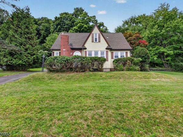 1208 Pompton Ave, Cedar Grove, NJ 07009