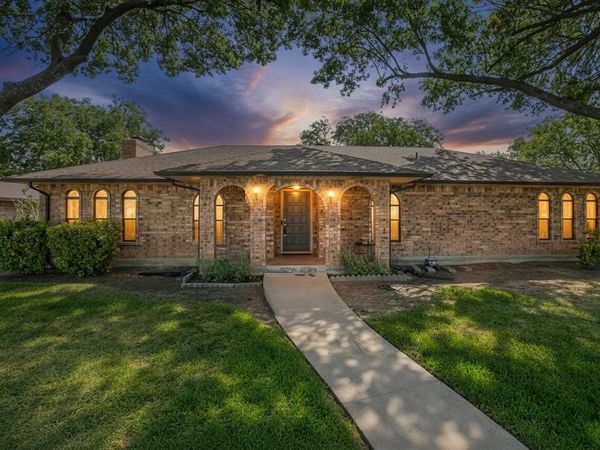 528 Edmonds Way , DeSoto, TX 75115