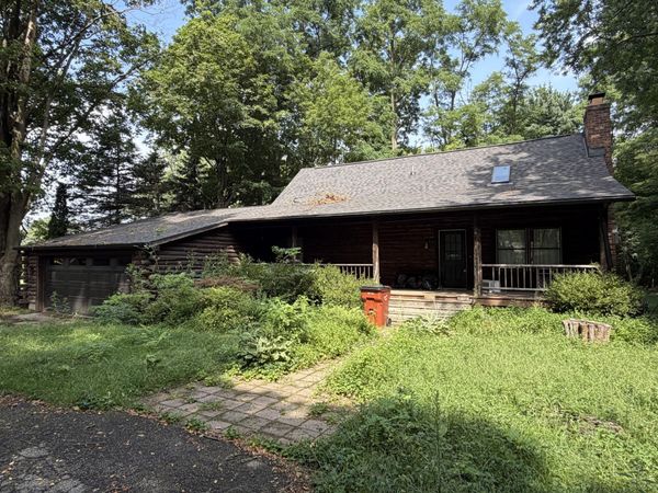 3035 3 Mile Road NE, Grand Rapids, MI 49525