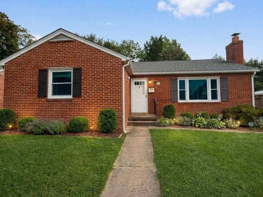 912 Shawnee Drive, Frederick, MD 21701 Main Photo
