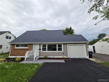 1889 Broadway , Grand Island, NY 14072