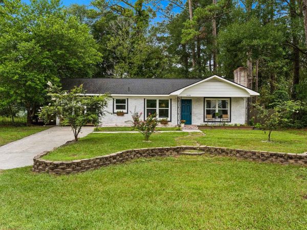 1036 Fayetteville Ave. , Calabash, NC 28467