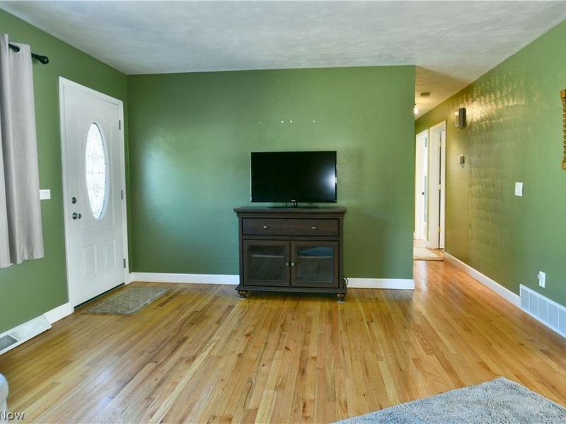 602 Cedar Drive, Cortland, OH 44410 Photo 12