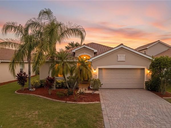 11430 Icarus CIR , LEHIGH ACRES, FL 33971