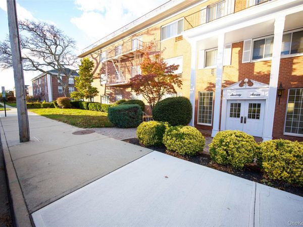 77 Lenox Road , Unit 3A, Rockville Centre, NY 11570