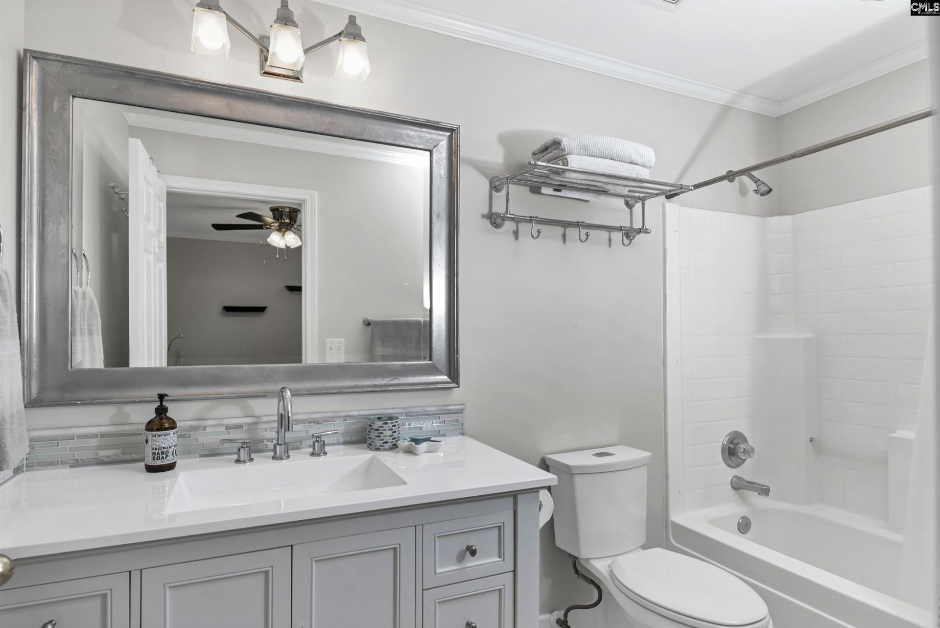 301 Harbor Heights Drive  Photo 12
