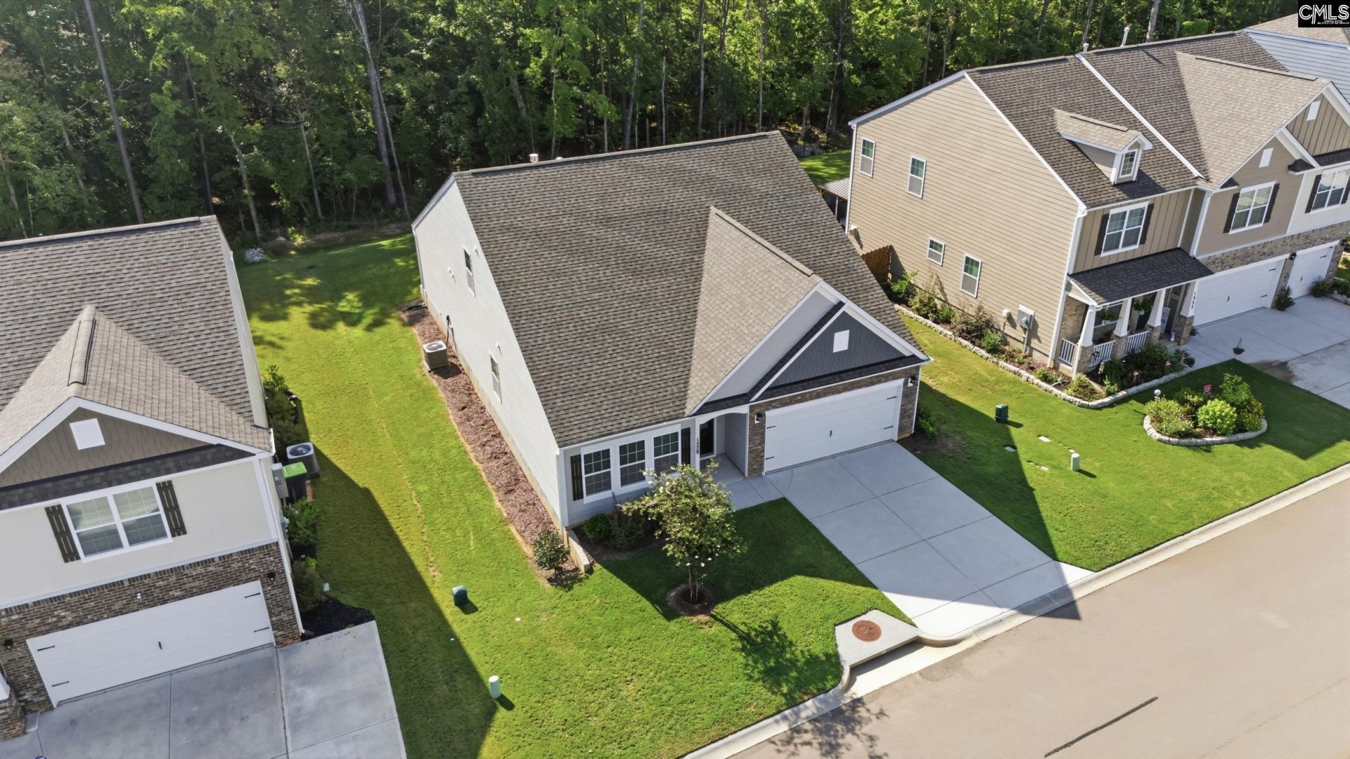 1229 Carnation Court  Photo 4