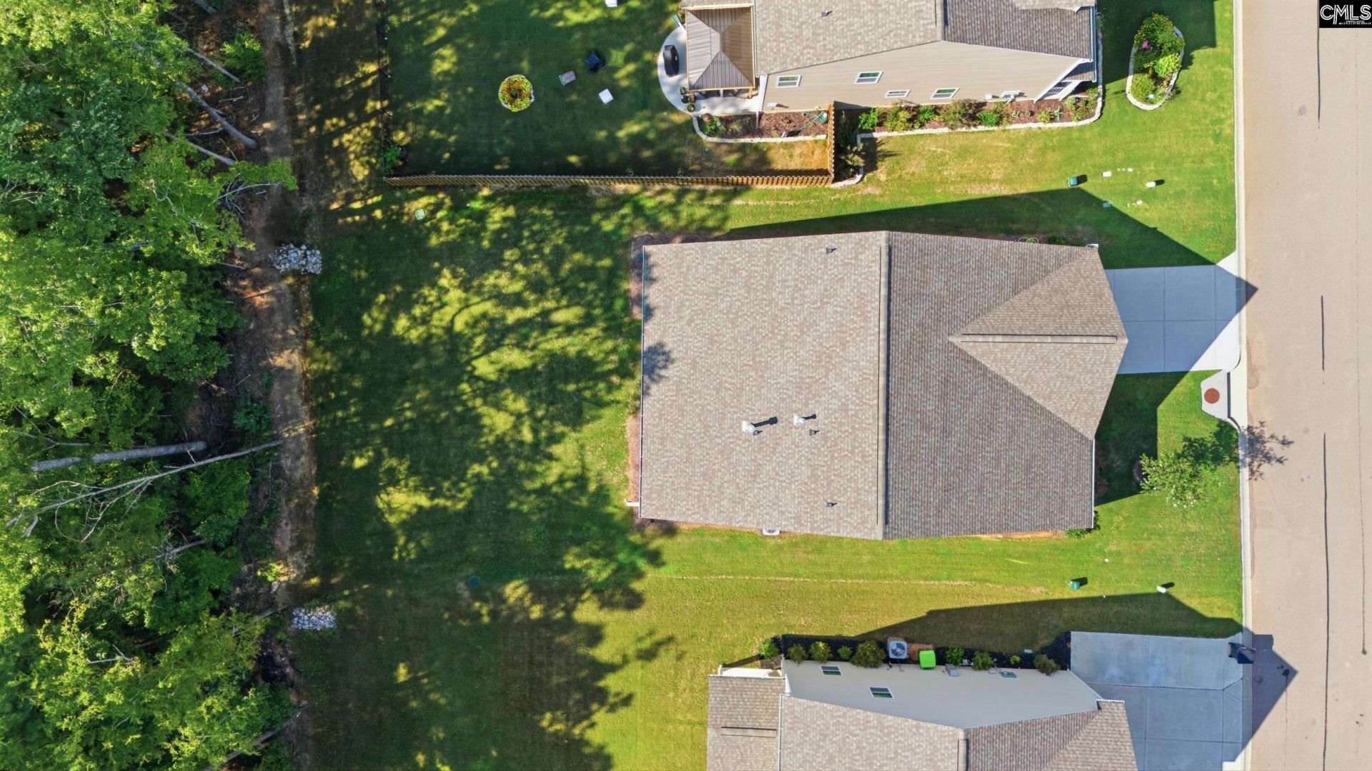 1229 Carnation Court  Photo 6