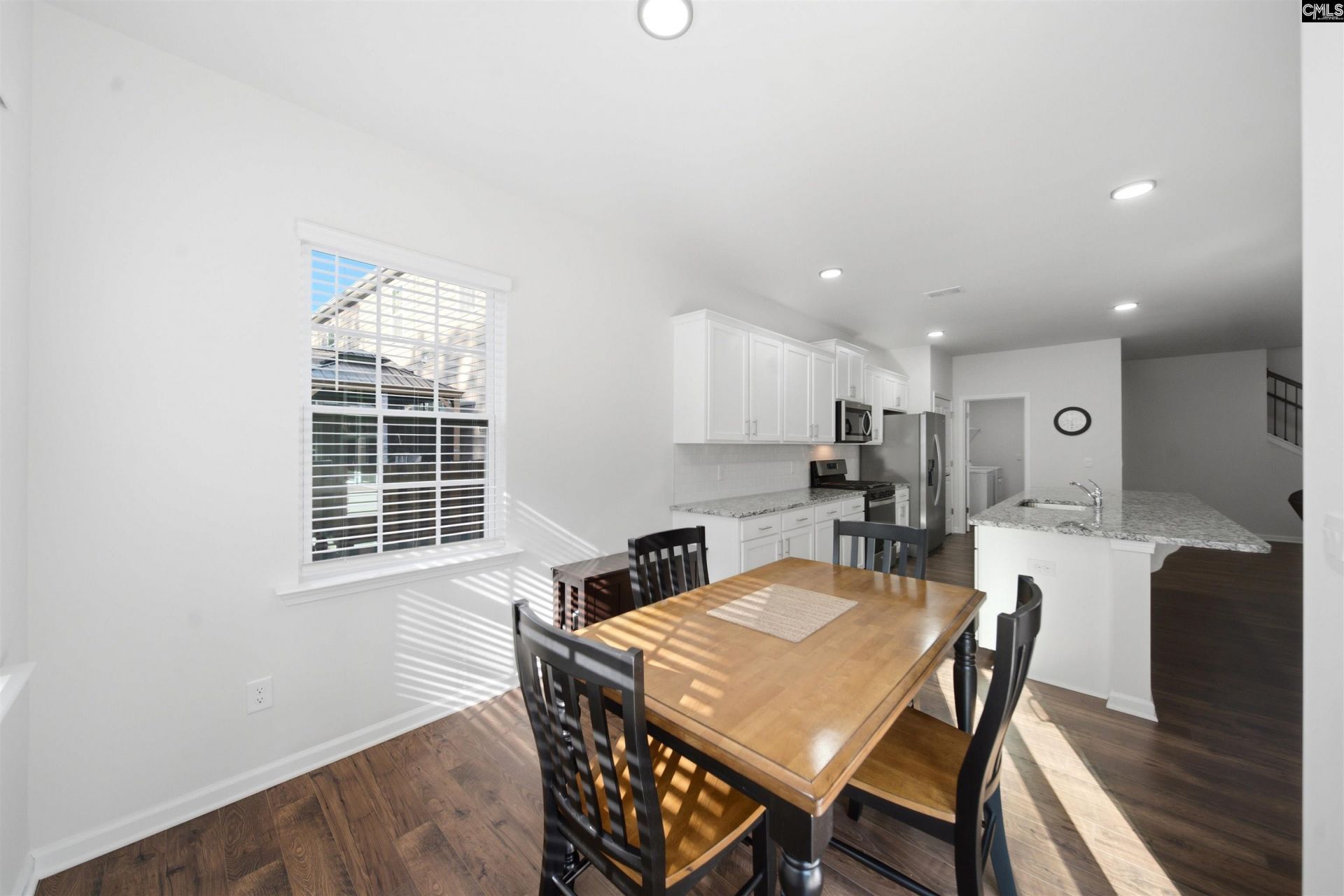 1229 Carnation Court  Photo 9