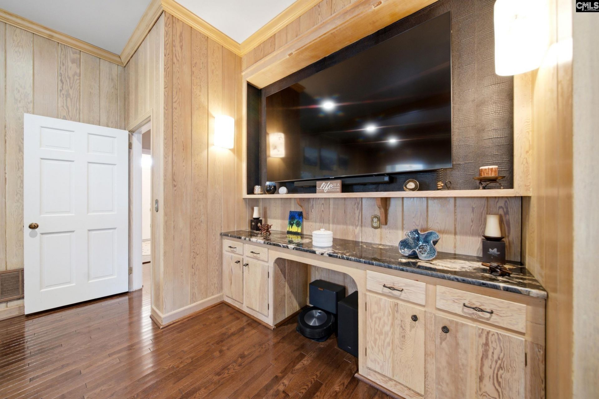 11 Park Shore Drive N Photo 11