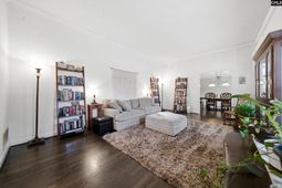 11 Park Shore Drive N photo 4