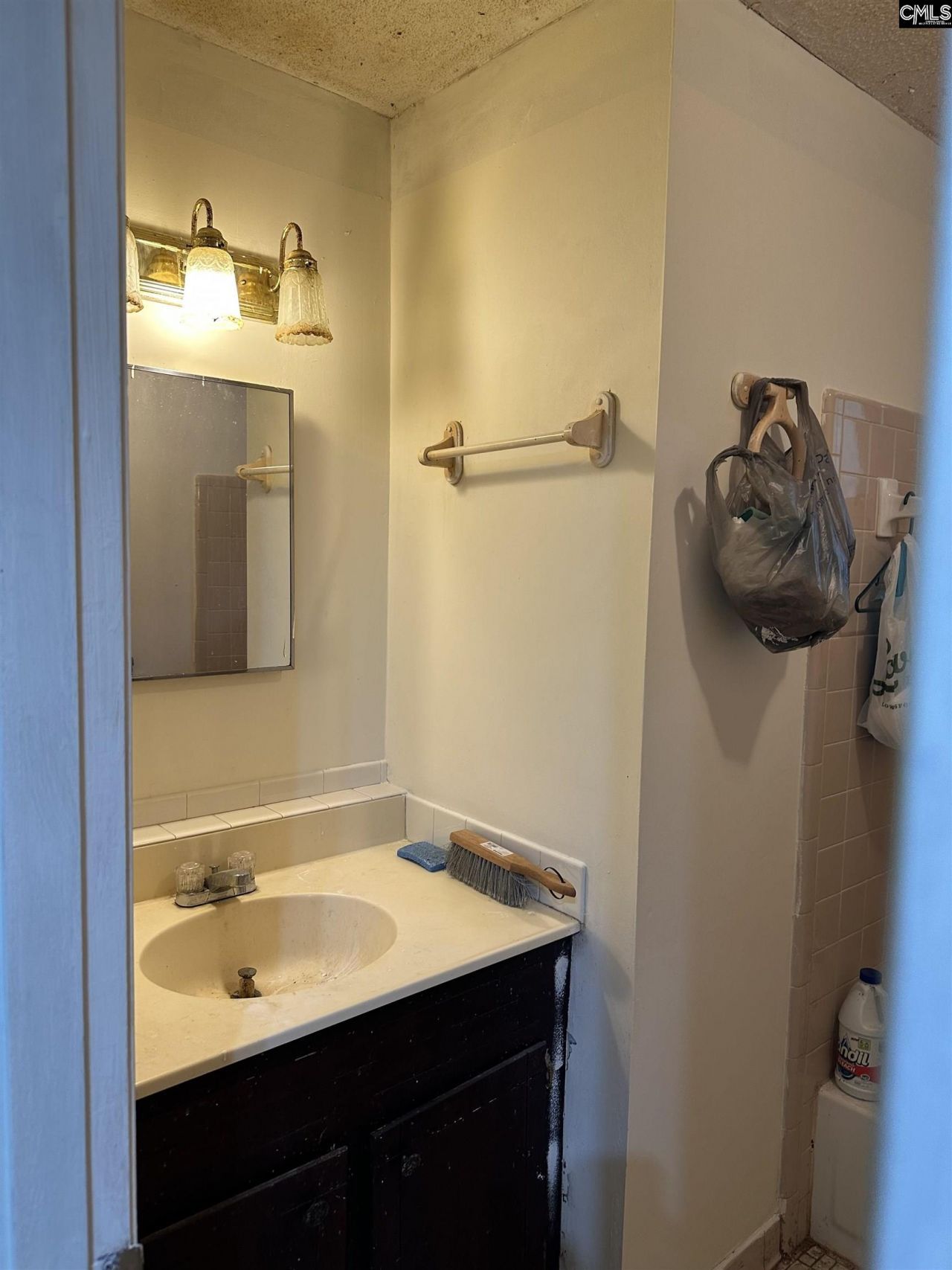 112 Harwood Drive Photo 4