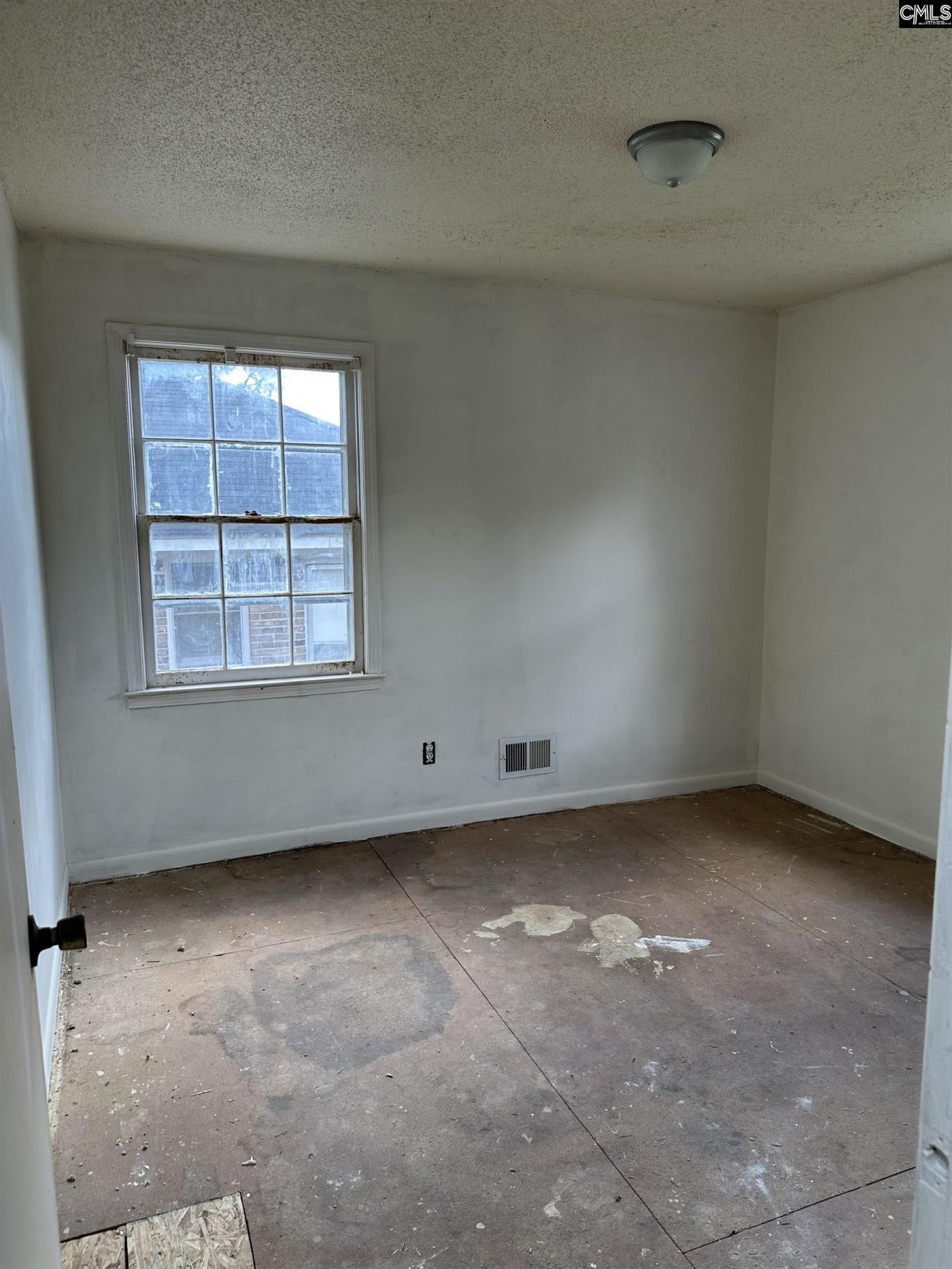 112 Harwood Drive Photo 6