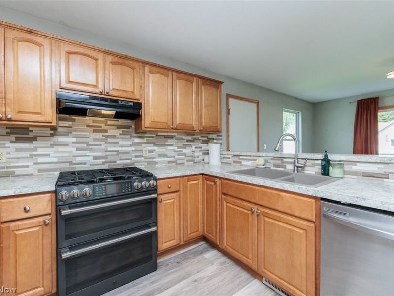 711 Bisson Avenue, Akron, OH 44307 Photo 8